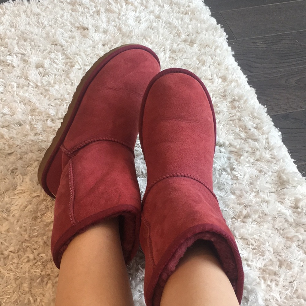 UGGs - Picture 2 of 4